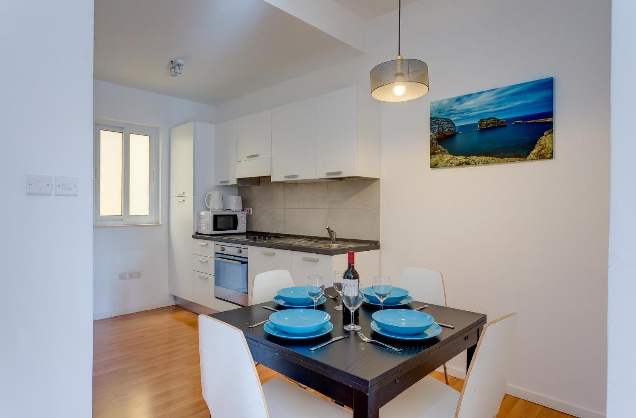 Apartment With Stunning Seaviews Sliema Exterior foto
